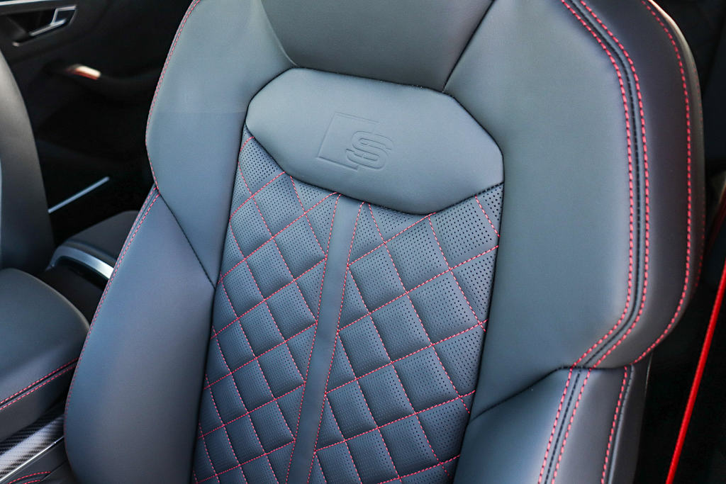 Thumbnail: 2026 Audi Q8 - 41