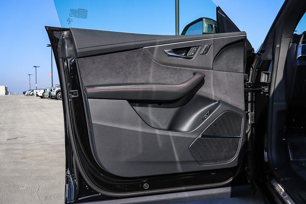 Thumbnail: 2026 Audi Q8 - 35