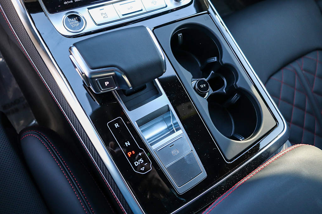 Thumbnail: 2026 Audi Q8 - 31