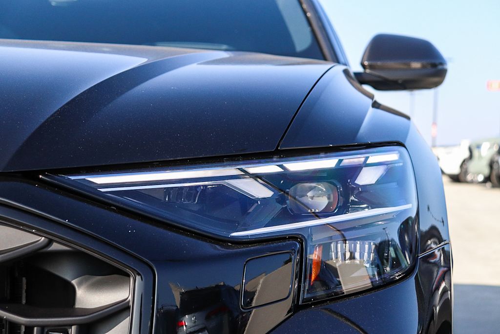 Thumbnail: 2026 Audi Q8 - 21