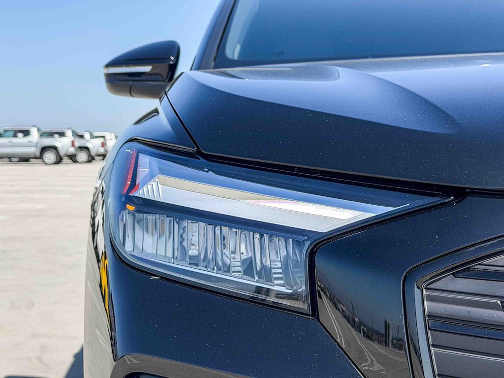 Thumbnail: 2023 Audi Q4 e-tron - 21