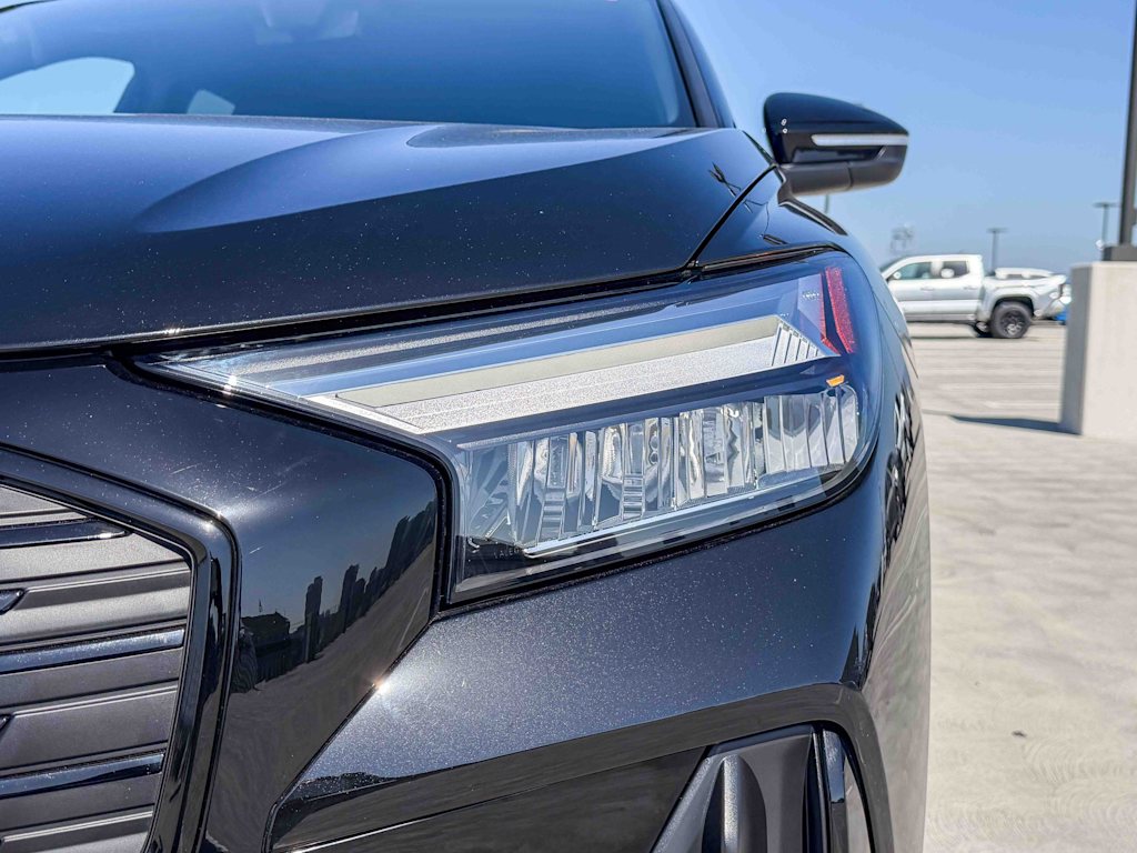 Thumbnail: 2023 Audi Q4 e-tron - 20