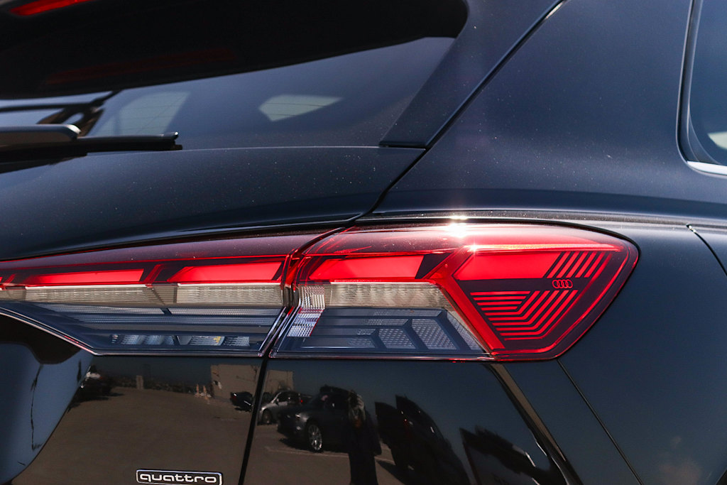Thumbnail: 2023 Audi Q4 e-tron - 14