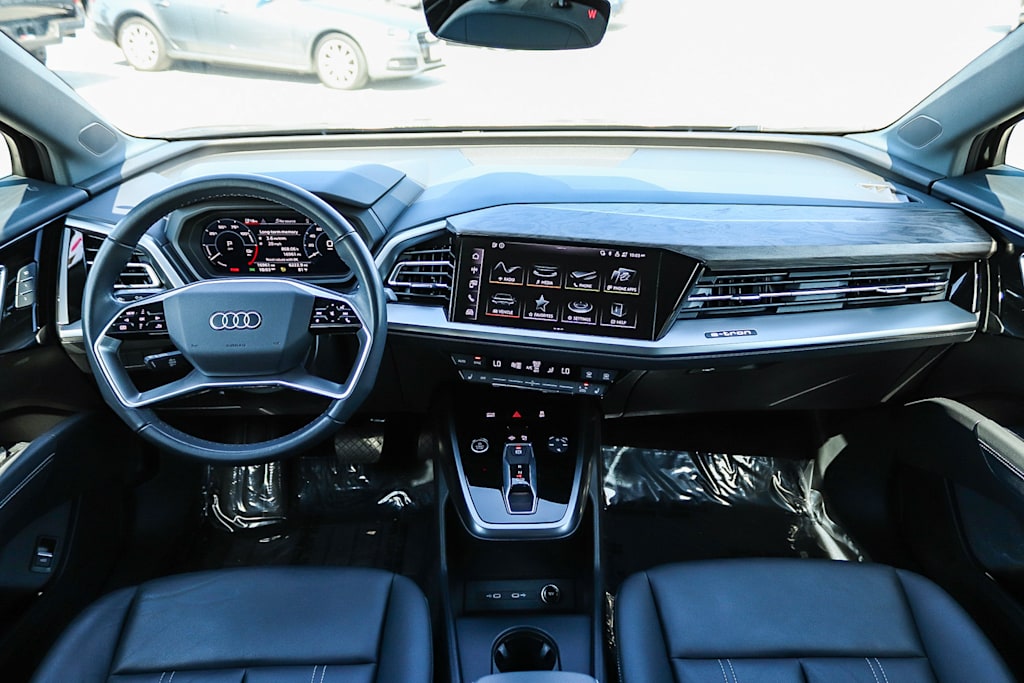 Thumbnail: 2023 Audi Q4 e-tron - 2