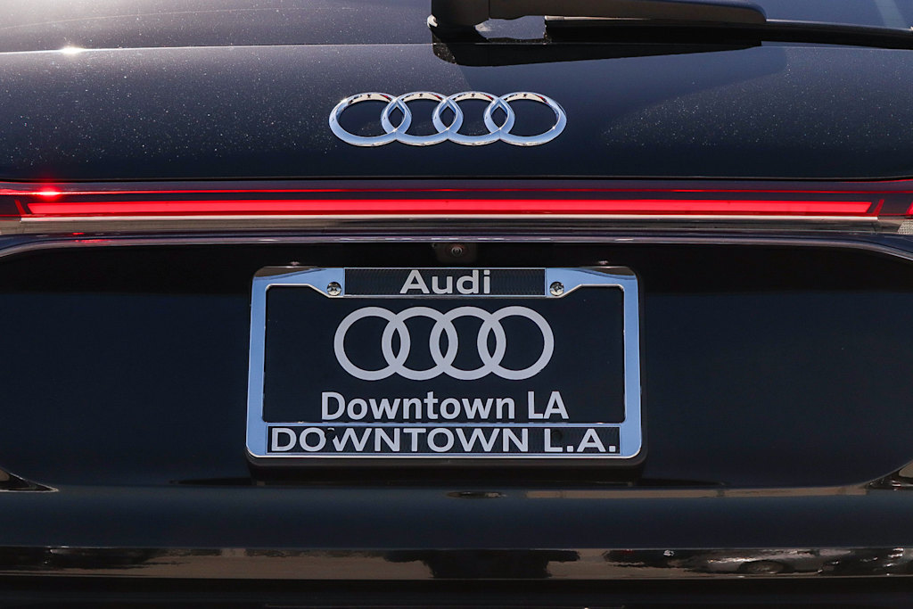 Thumbnail: 2023 Audi Q4 e-tron - 9