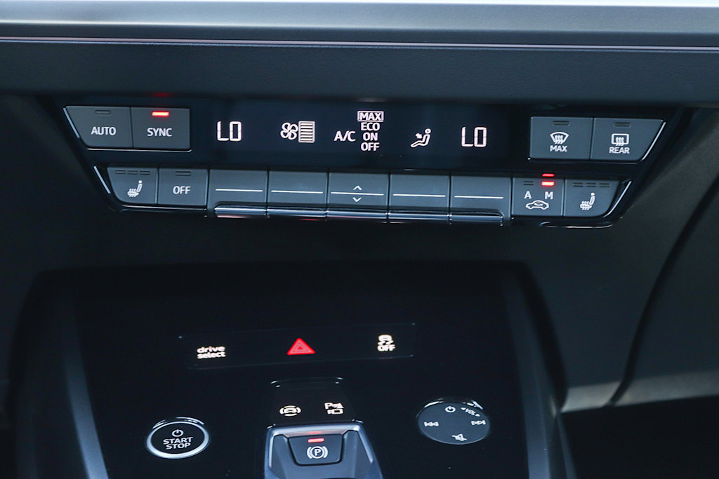 Thumbnail: 2023 Audi Q4 e-tron - 18