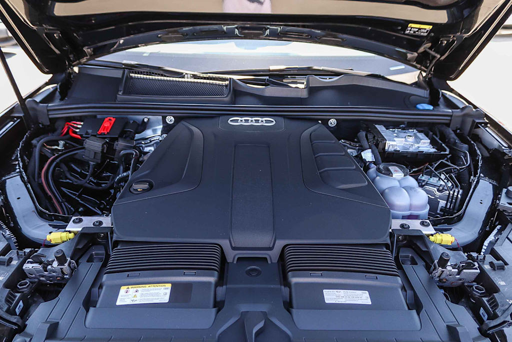Thumbnail: 2026 Audi Q7 - 8