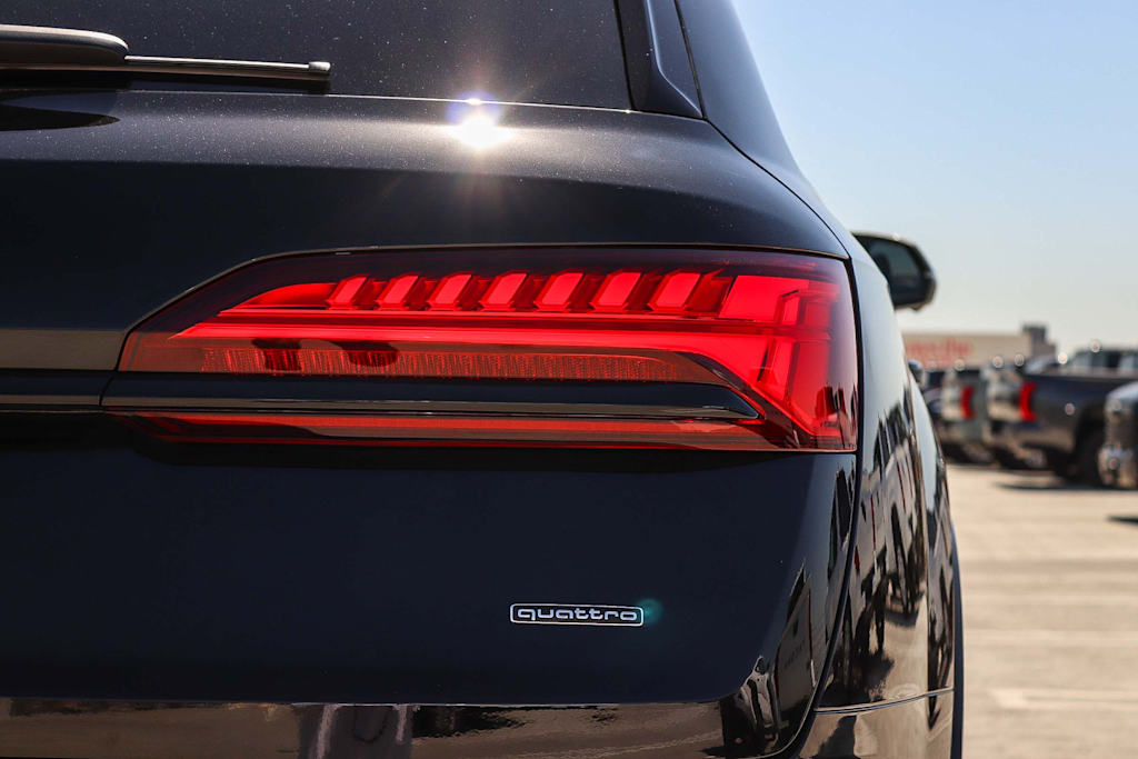 Thumbnail: 2026 Audi Q7 - 21
