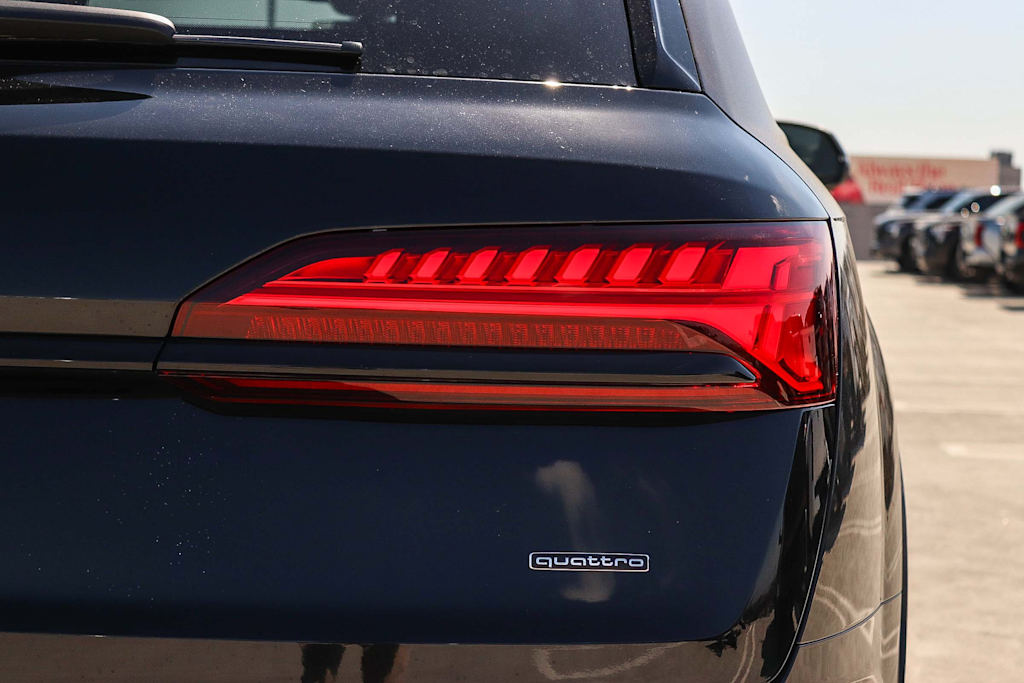 Thumbnail: 2026 Audi Q7 - 21