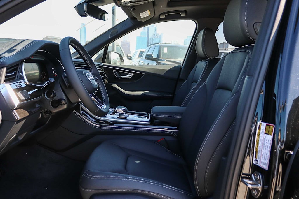 Thumbnail: 2026 Audi Q7 - 11