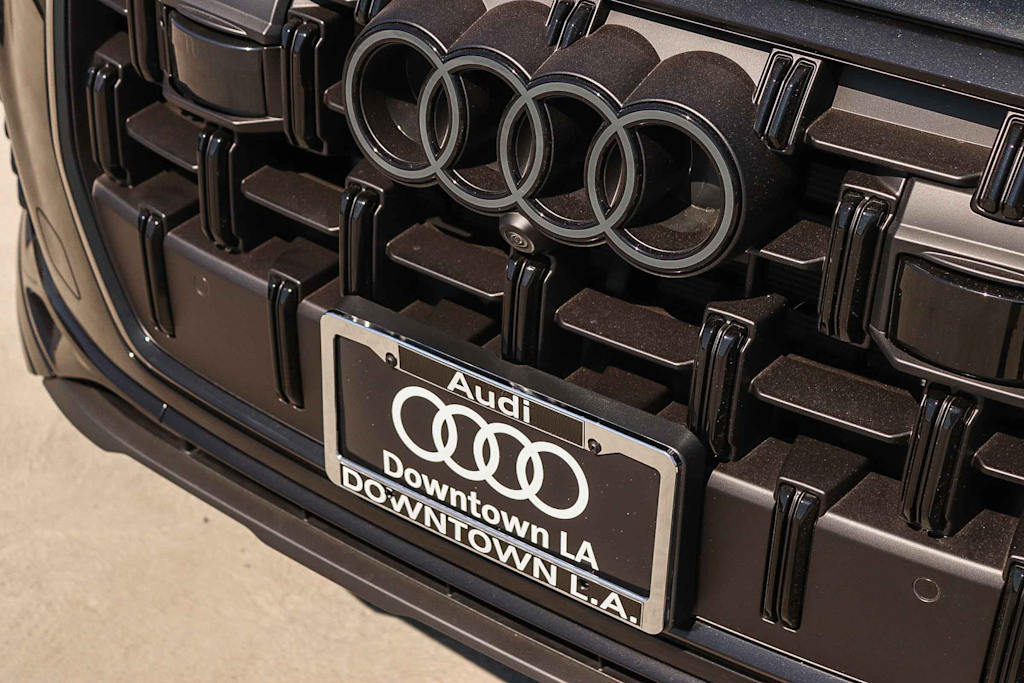 Thumbnail: 2026 Audi Q7 - 6