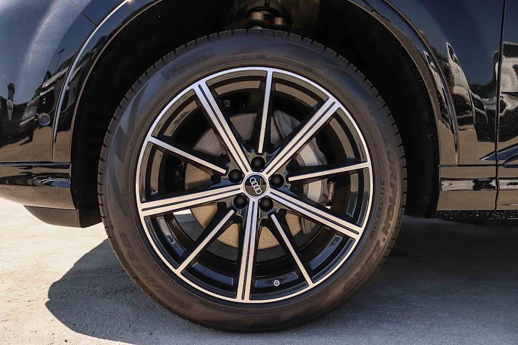 Thumbnail: 2026 Audi Q7 - 24