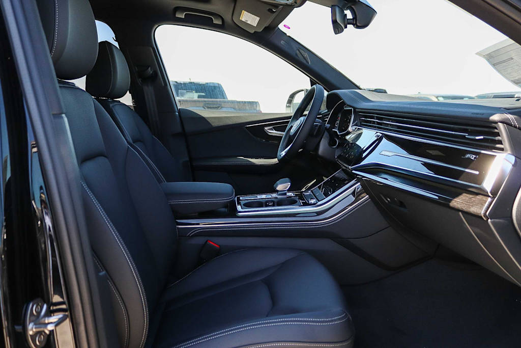 Thumbnail: 2026 Audi Q7 - 10