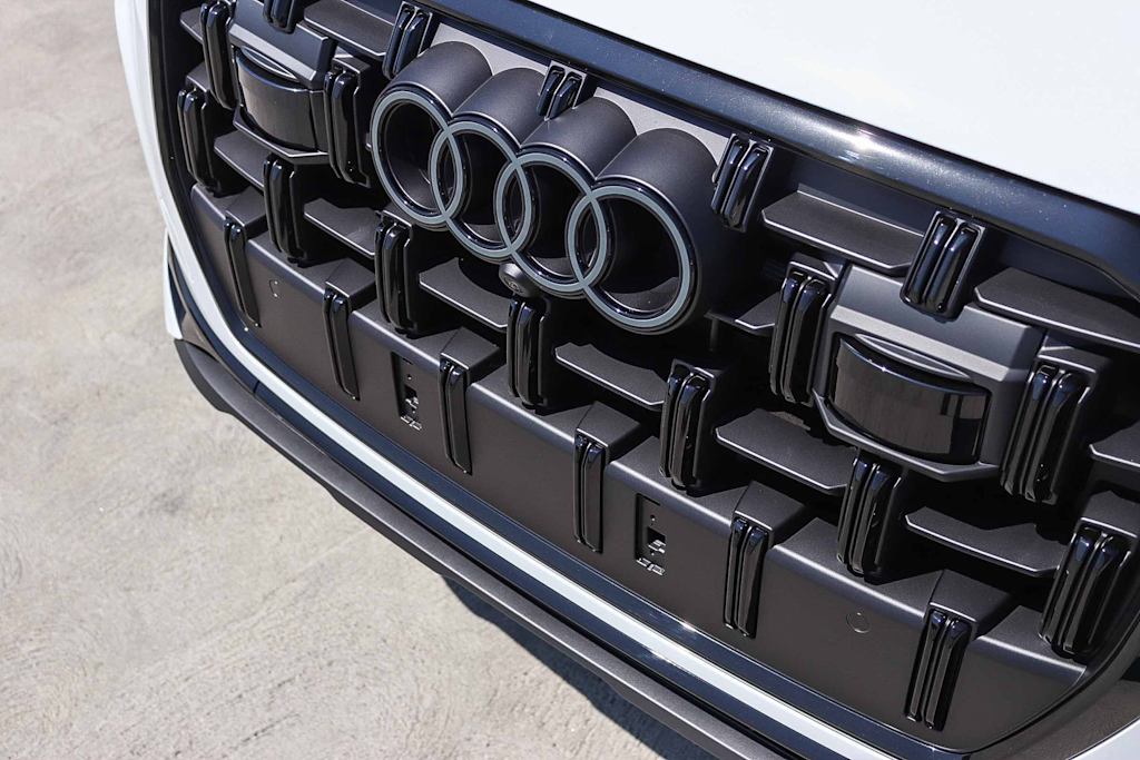 Thumbnail: 2026 Audi Q7 - 7