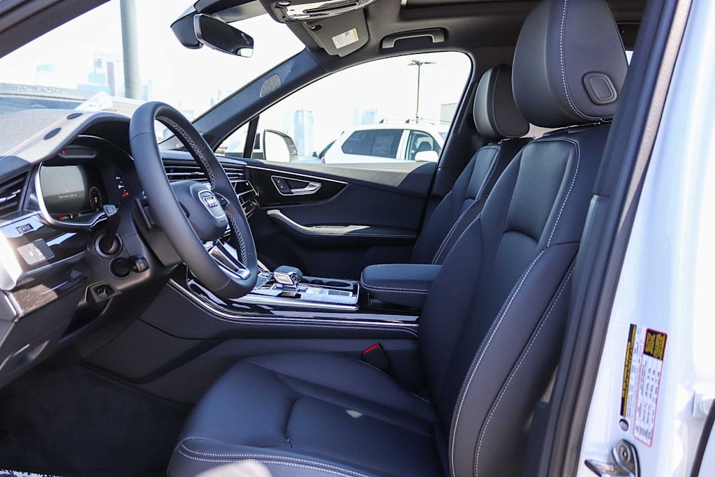 Thumbnail: 2026 Audi Q7 - 12