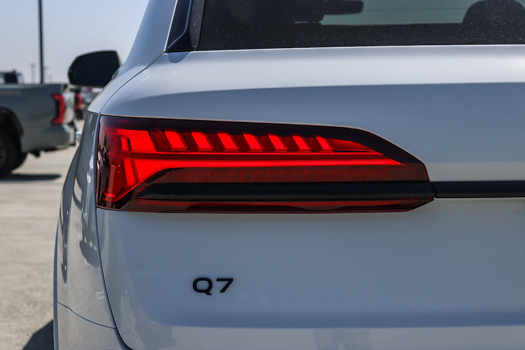 Thumbnail: 2026 Audi Q7 - 23