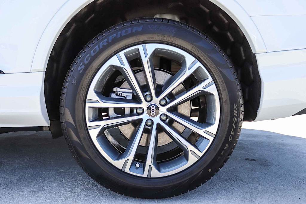 Thumbnail: 2026 Audi Q7 - 8