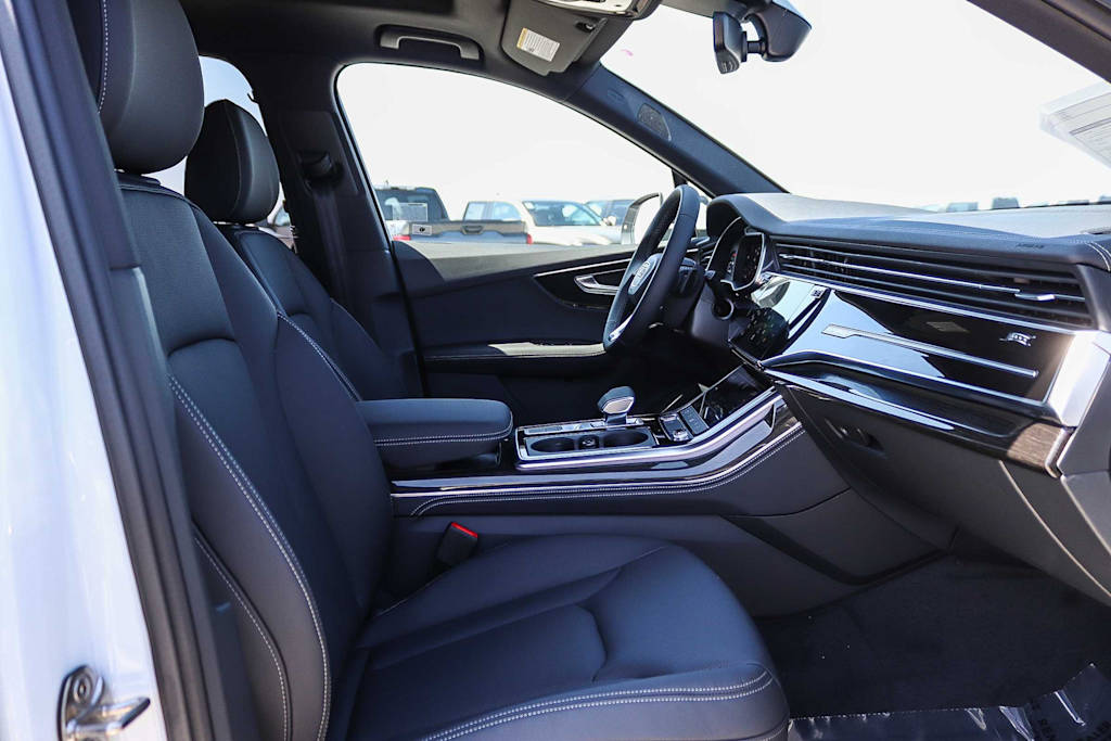 Thumbnail: 2026 Audi Q7 - 11
