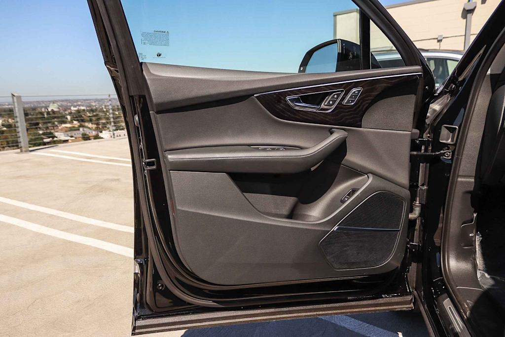 Thumbnail: 2022 Audi Q7 - 30