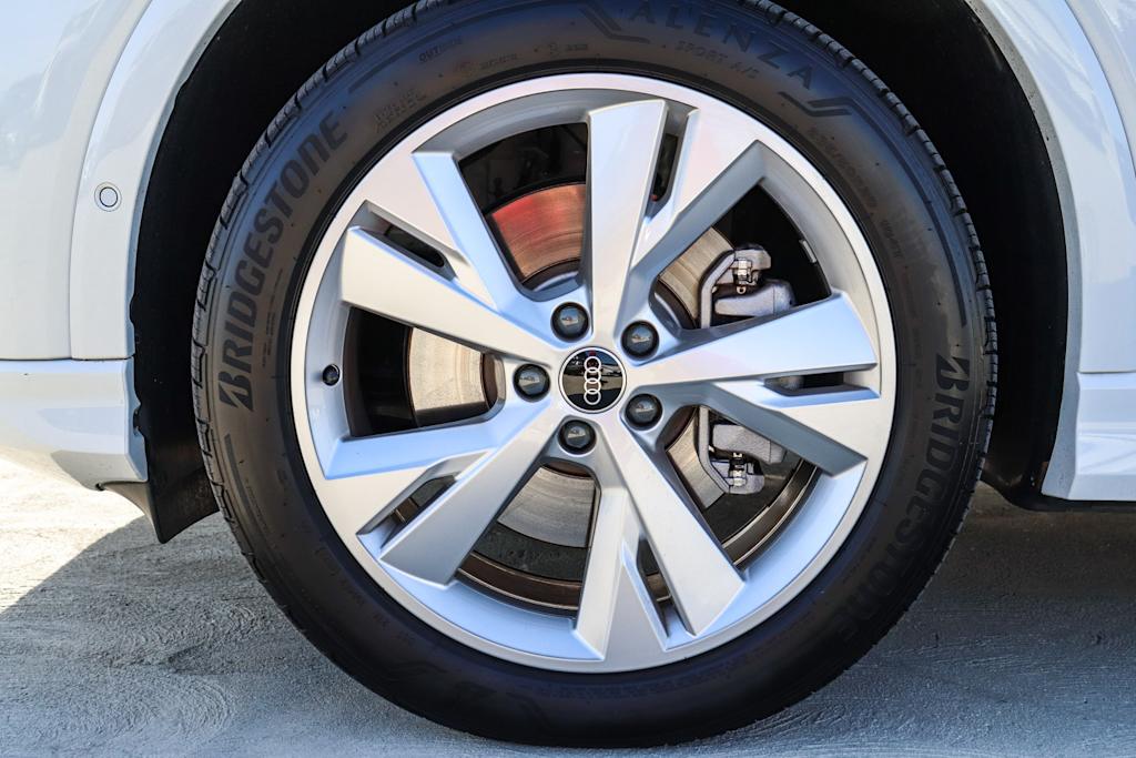 Thumbnail: 2023 Audi Q4 e-tron - 24