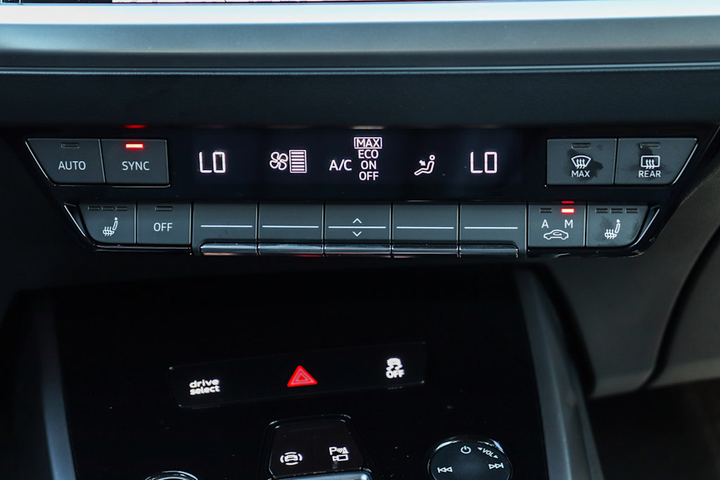 Thumbnail: 2023 Audi Q4 e-tron - 25