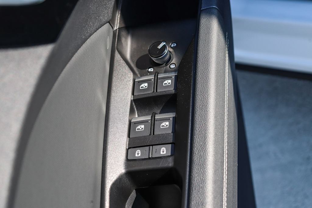 Thumbnail: 2023 Audi Q4 e-tron - 30