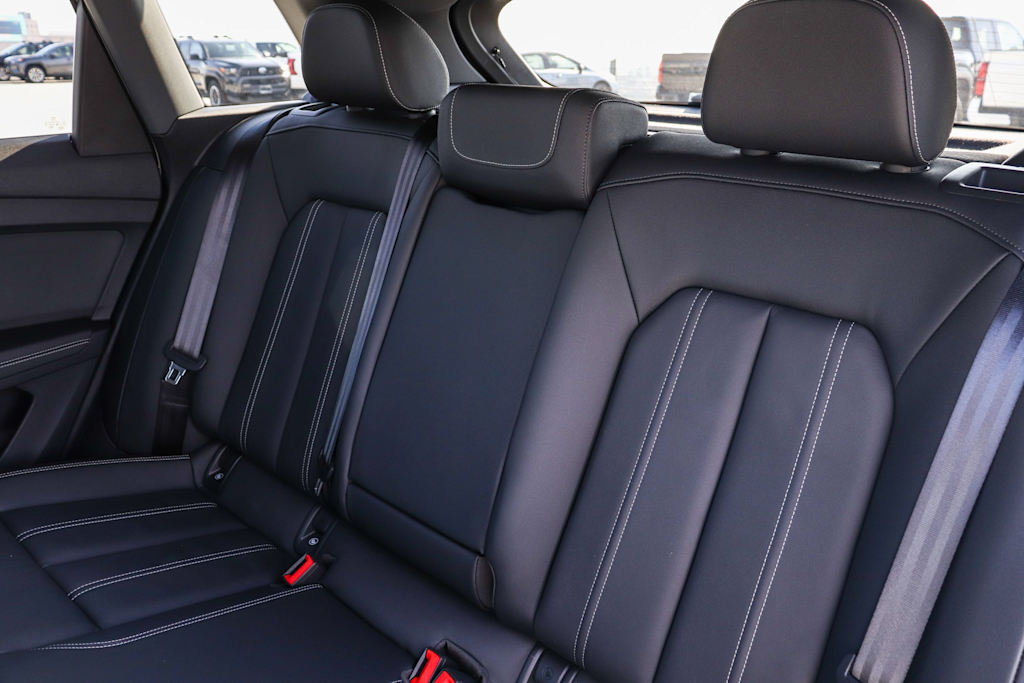 Thumbnail: 2023 Audi Q4 e-tron - 12