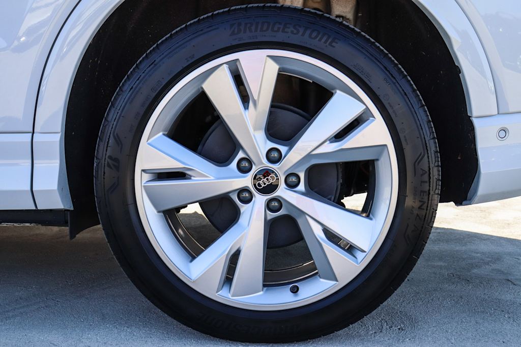 Thumbnail: 2023 Audi Q4 e-tron - 7