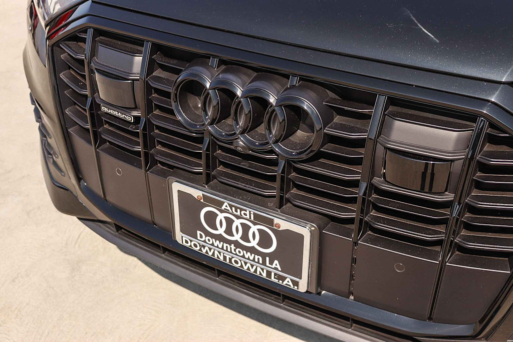 Thumbnail: 2023 Audi Q7 - 6