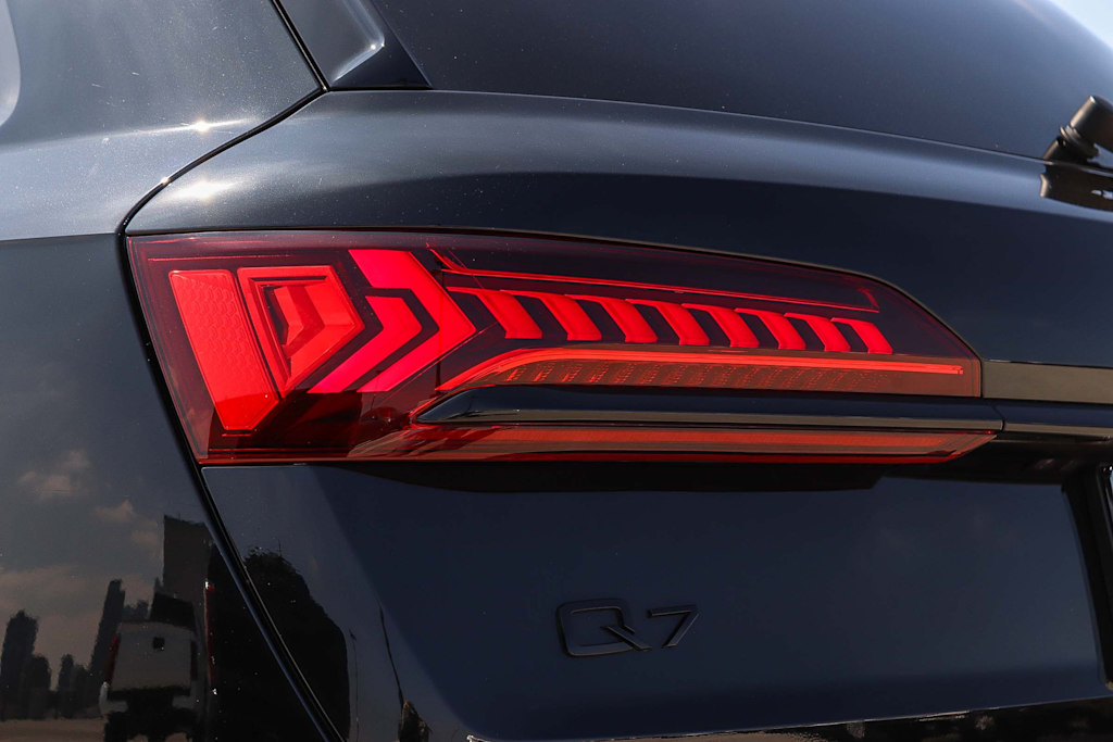 Thumbnail: 2023 Audi Q7 - 23