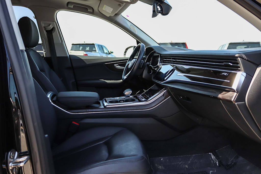 Thumbnail: 2023 Audi Q7 - 10