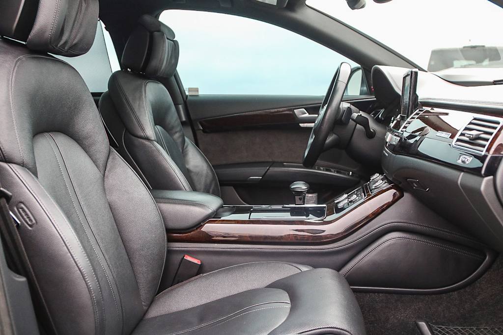 Thumbnail: 2017 Audi A8 - 8