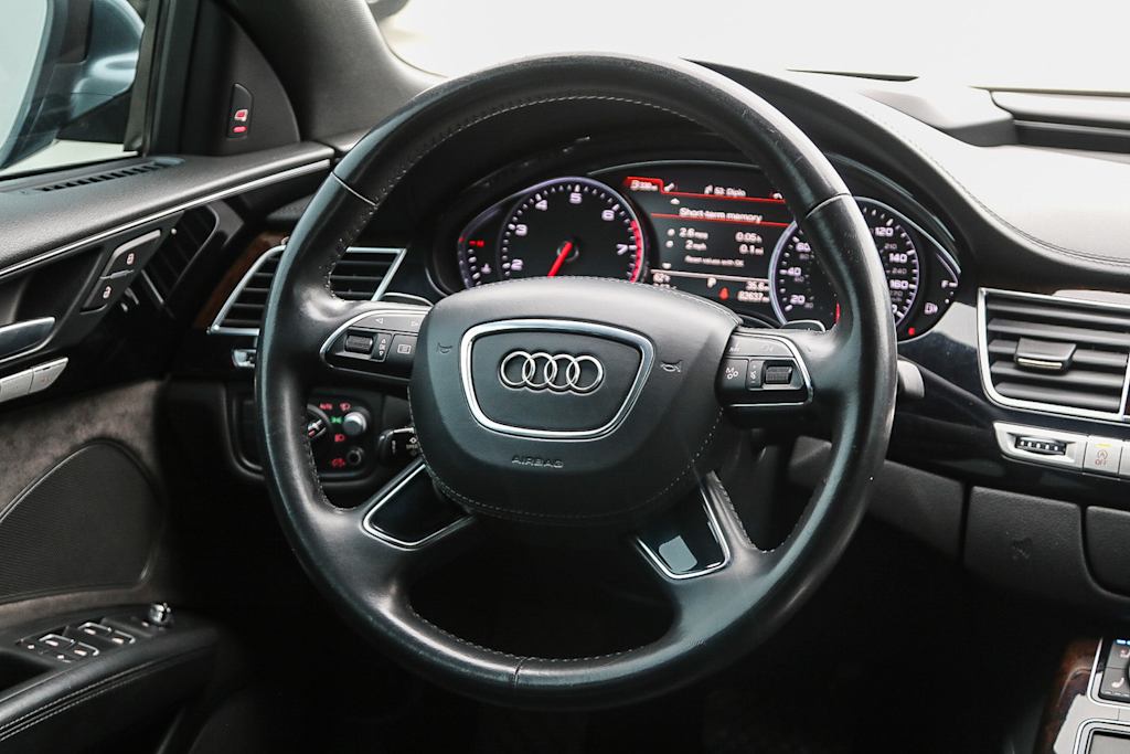 Thumbnail: 2017 Audi A8 - 11