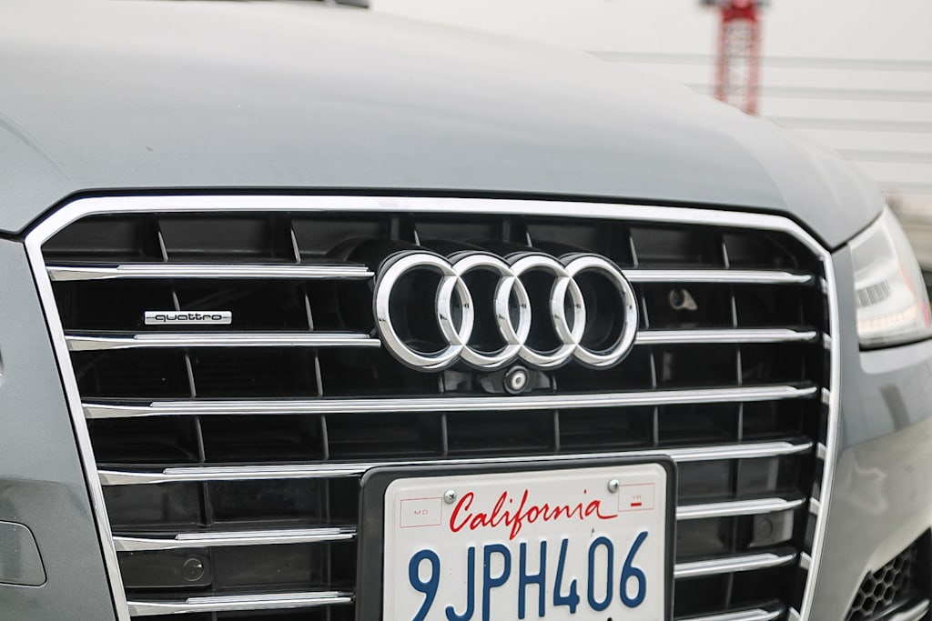Thumbnail: 2017 Audi A8 - 12