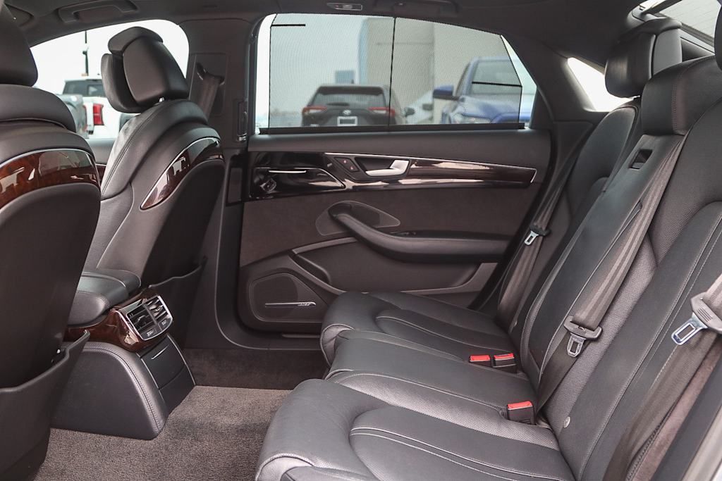 Thumbnail: 2017 Audi A8 - 10