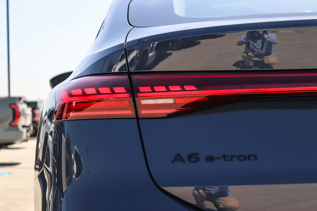 Thumbnail: 2027 Audi e-tron - 21
