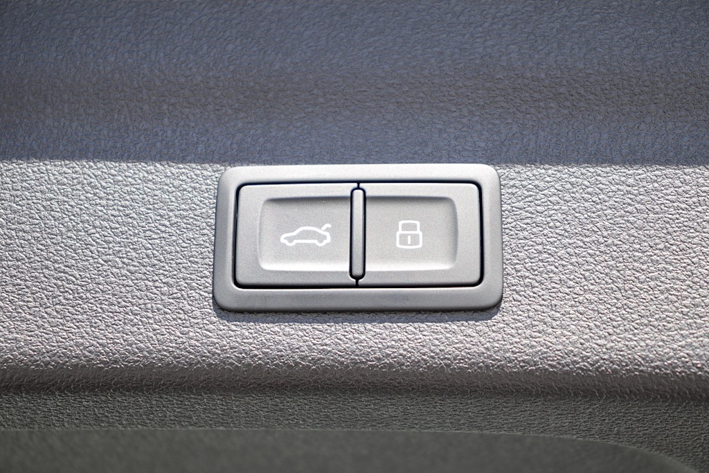 Thumbnail: 2026 Audi A6 - 40