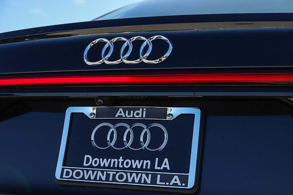 Thumbnail: 2021 Audi A8 - 22