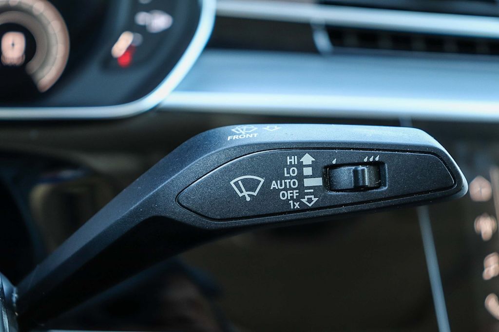 Thumbnail: 2021 Audi A8 - 35