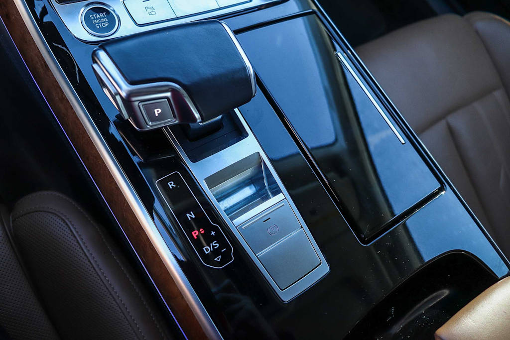 Thumbnail: 2021 Audi A8 - 14