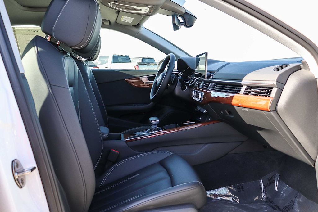 Thumbnail: 2023 Audi A4 - 10