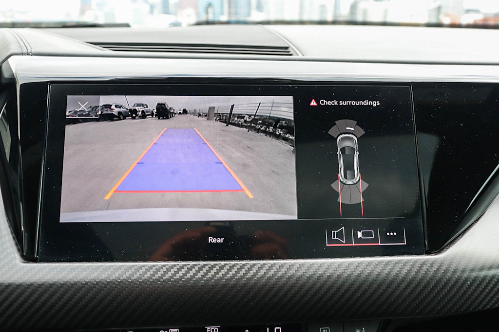 Thumbnail: 2022 Audi e-tron GT - 39