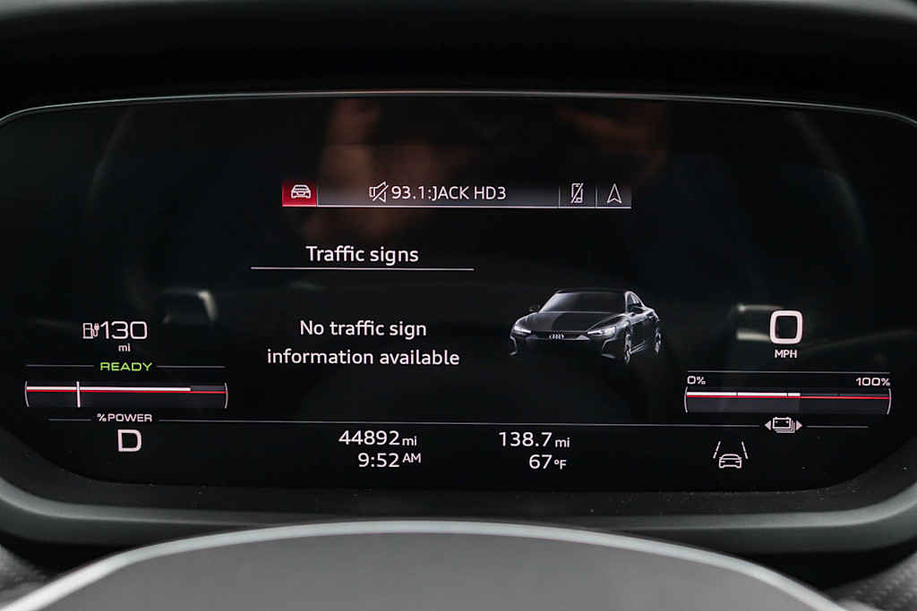 Thumbnail: 2022 Audi e-tron GT - 14