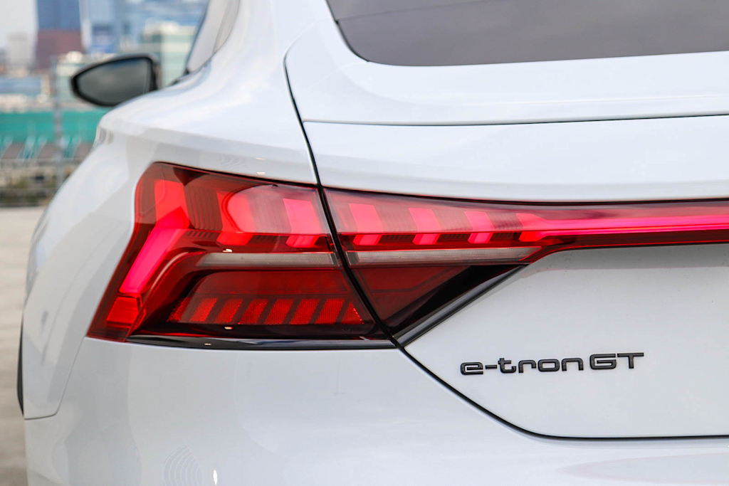 Thumbnail: 2022 Audi e-tron GT - 25