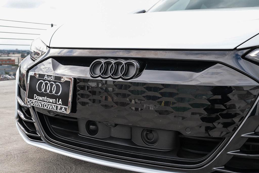 Thumbnail: 2022 Audi e-tron GT - 20