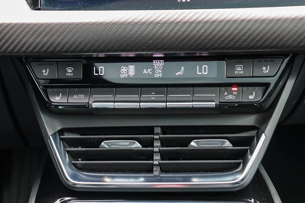 Thumbnail: 2022 Audi e-tron GT - 28