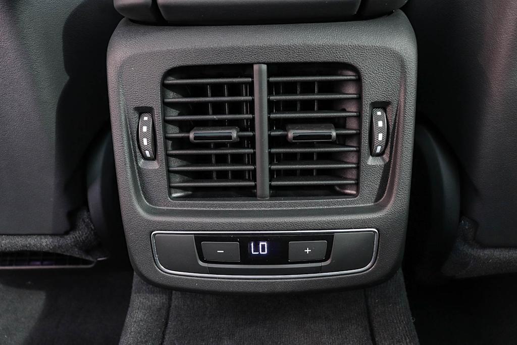 Thumbnail: 2022 Audi e-tron GT - 29