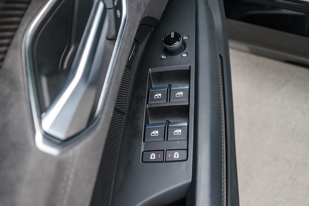 Thumbnail: 2022 Audi e-tron GT - 31