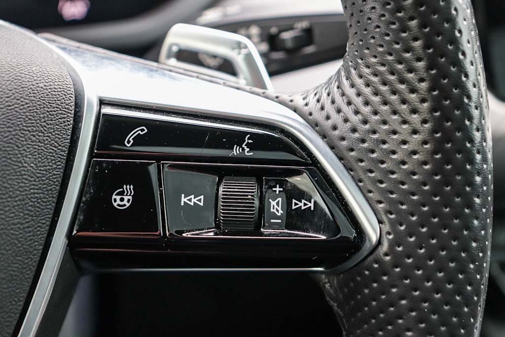 Thumbnail: 2022 Audi e-tron GT - 38