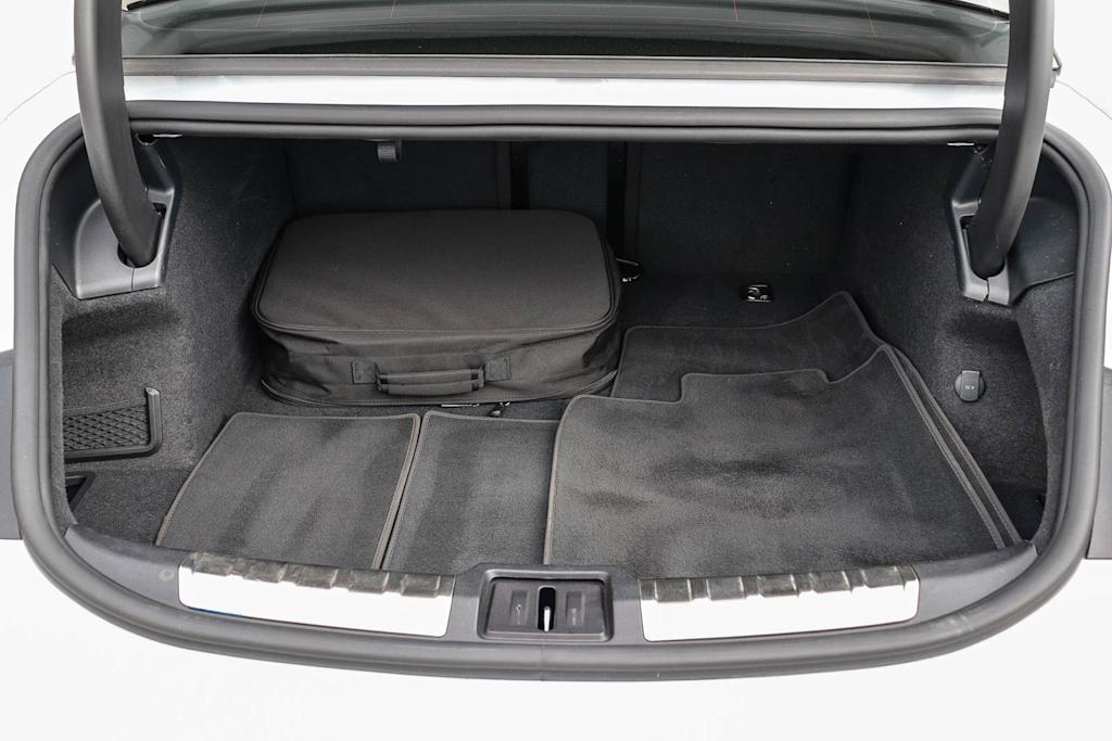 Thumbnail: 2022 Audi e-tron GT - 15